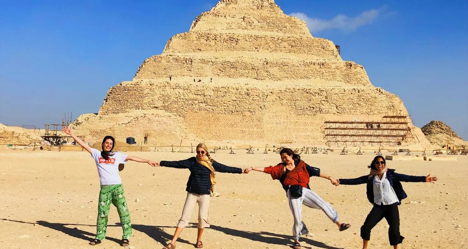 Cairo: Giza Pyramids, Sphinx, Saqqara and Memphis Tour