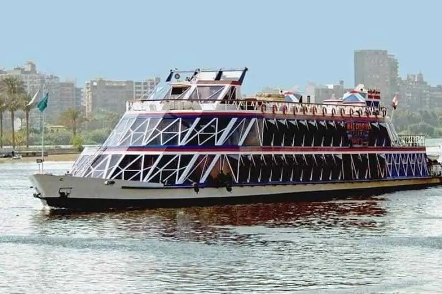 Cairo Dinner Cruise with Oriental Show & Seafood Buffet